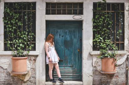 woman against wall, venice.jpg