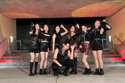 大会優勝をきめたダンスチームのみんなで
