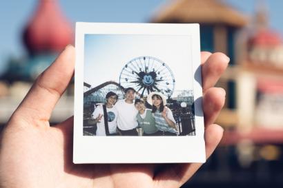 友達とカリフォルニア・ディズニーリゾートに遊びに行ったときのポラロイド