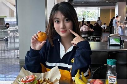孙同学在伯克利大学餐厅