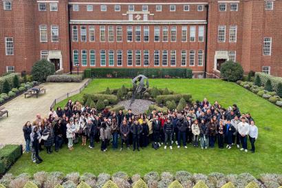 Regent's University London - Group in Courtyard