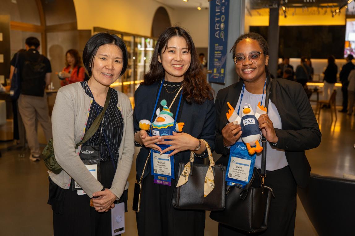 NAFSA 2025年会上的25周年吉祥物Saffy