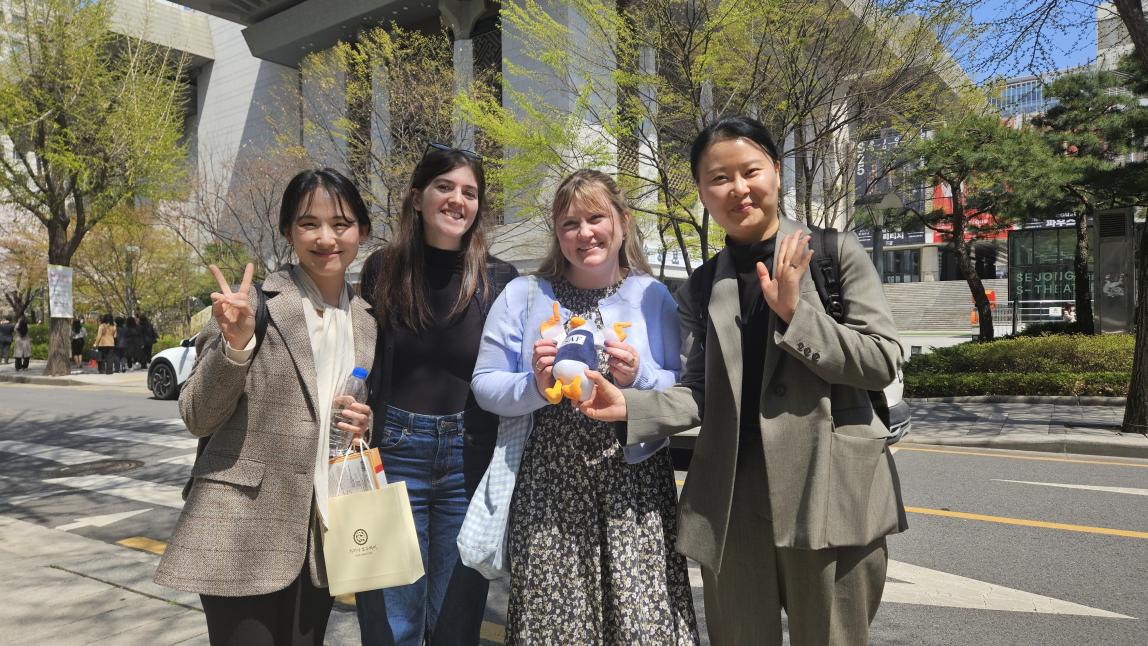 工作人员参访SAF首尔中心