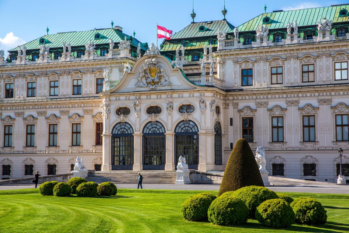 Jardins du Belvédère in Vienna with the Austrian flag waving