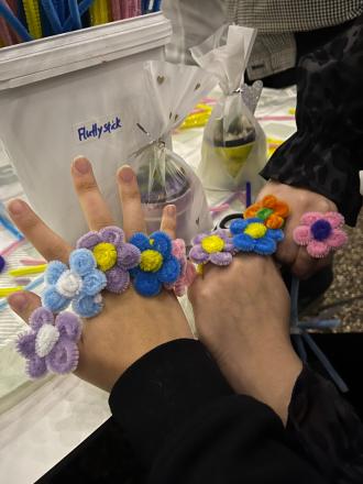 クイーンズランド大学のorientation week、友人たちとモールで指輪を作る
