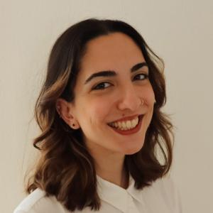 Esra Yener headshot